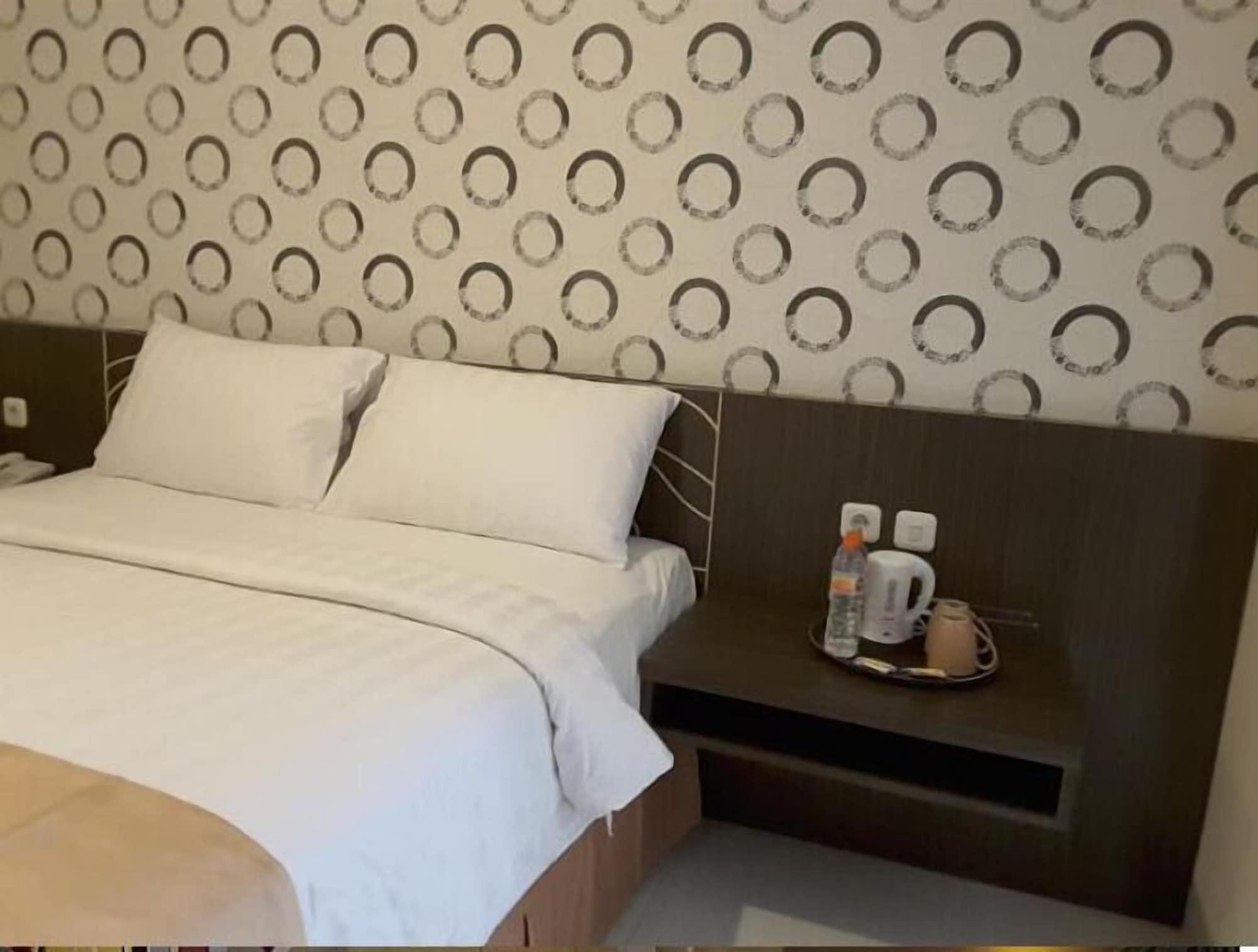 מטאראם Nutana Hotel מראה חיצוני תמונה