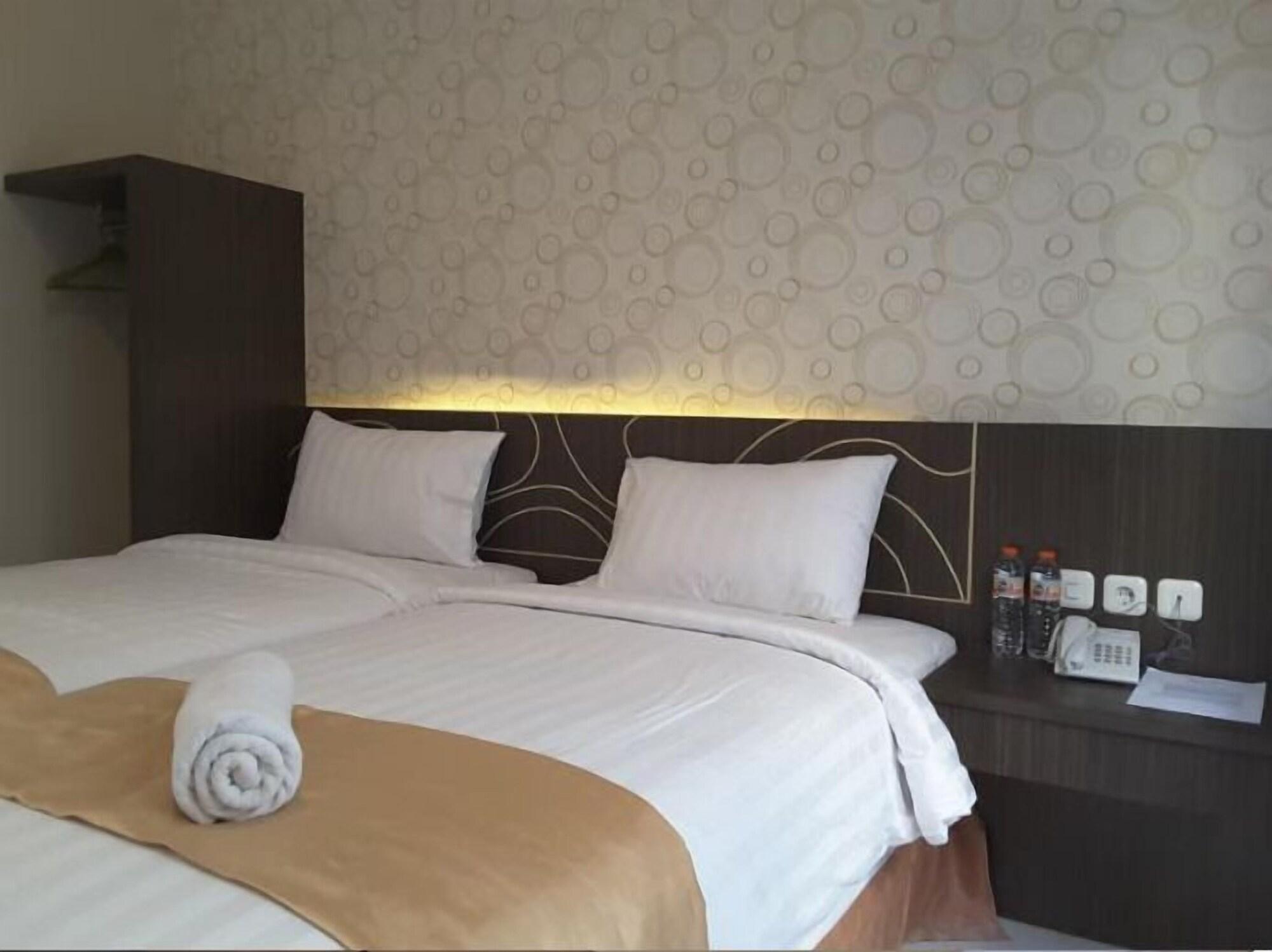 מטאראם Nutana Hotel מראה חיצוני תמונה