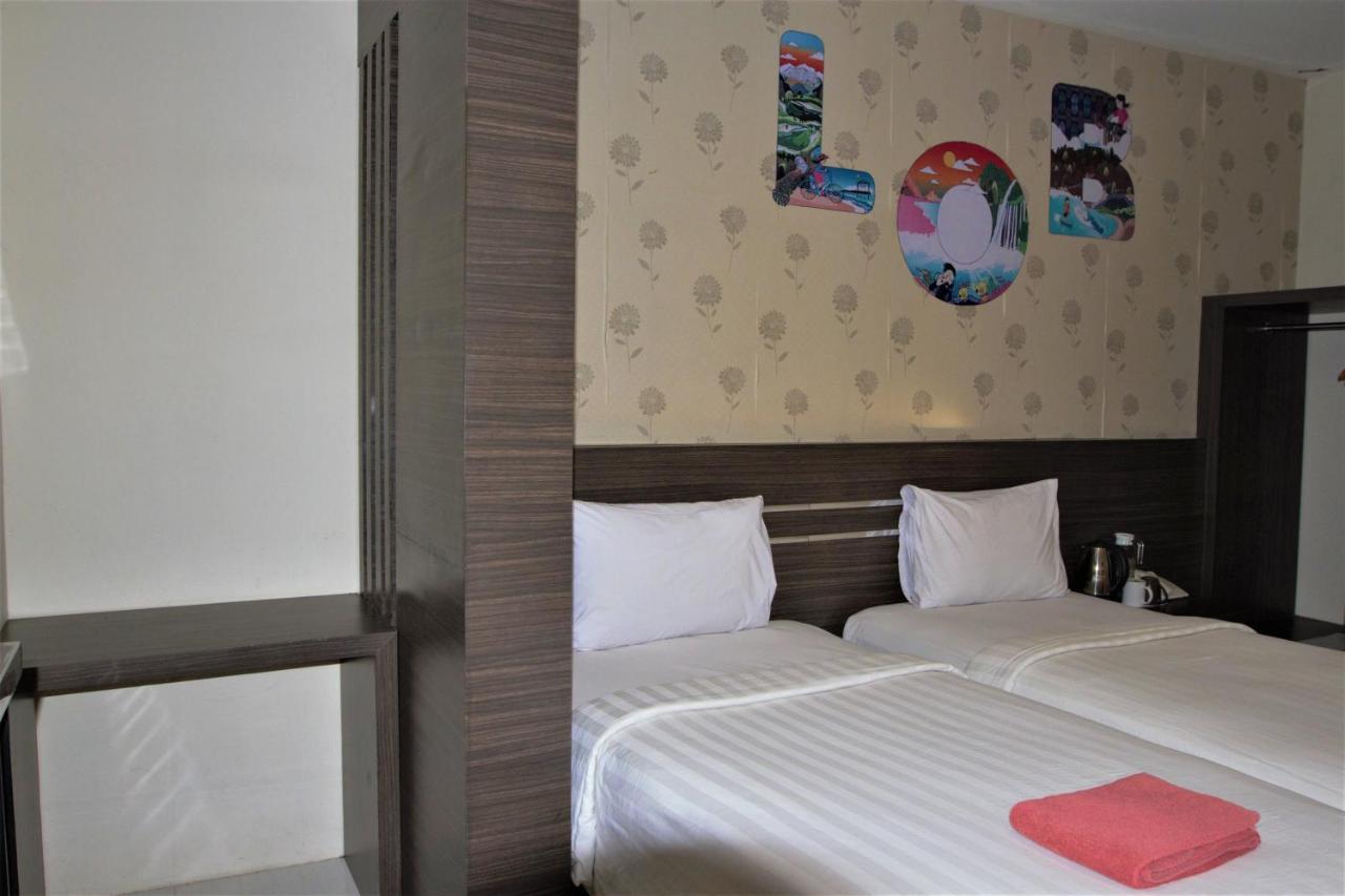 מטאראם Nutana Hotel מראה חיצוני תמונה