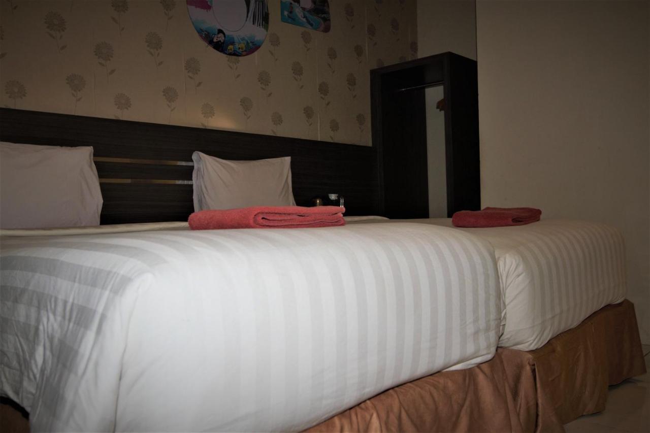 מטאראם Nutana Hotel מראה חיצוני תמונה